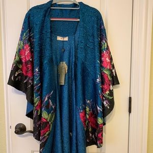 Beautiful heavy silk top /cape /kimono NWT